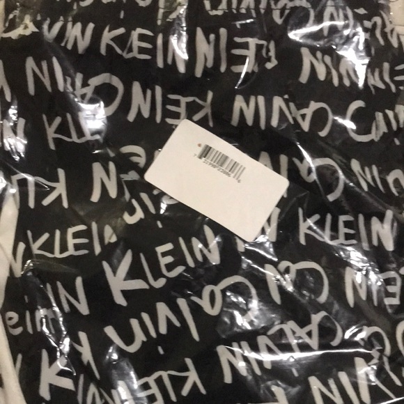Calvin Klein Performance Shorts Medium NEW - Picture 1 of 4